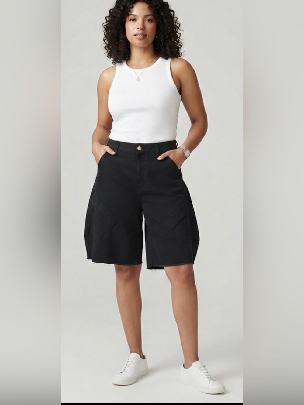 Nike Women's Black Cargo Jorts Loose Fit Raw Hem Bermuda Shorts Size Medium NWT